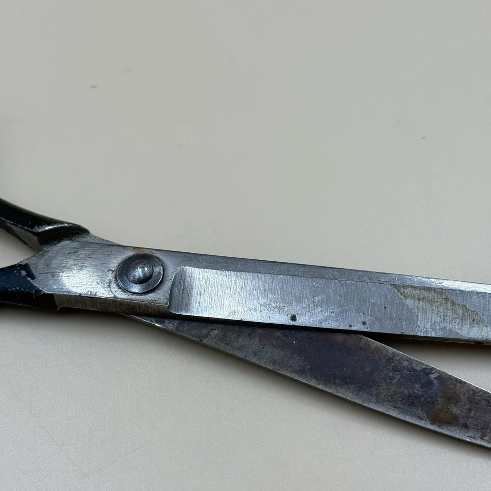 Vintage Cast Iron Scissors 8